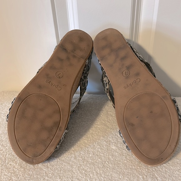 Corkys Women's Metallic Gold Leopard Sandal Size 7 - Picture 5 of 6